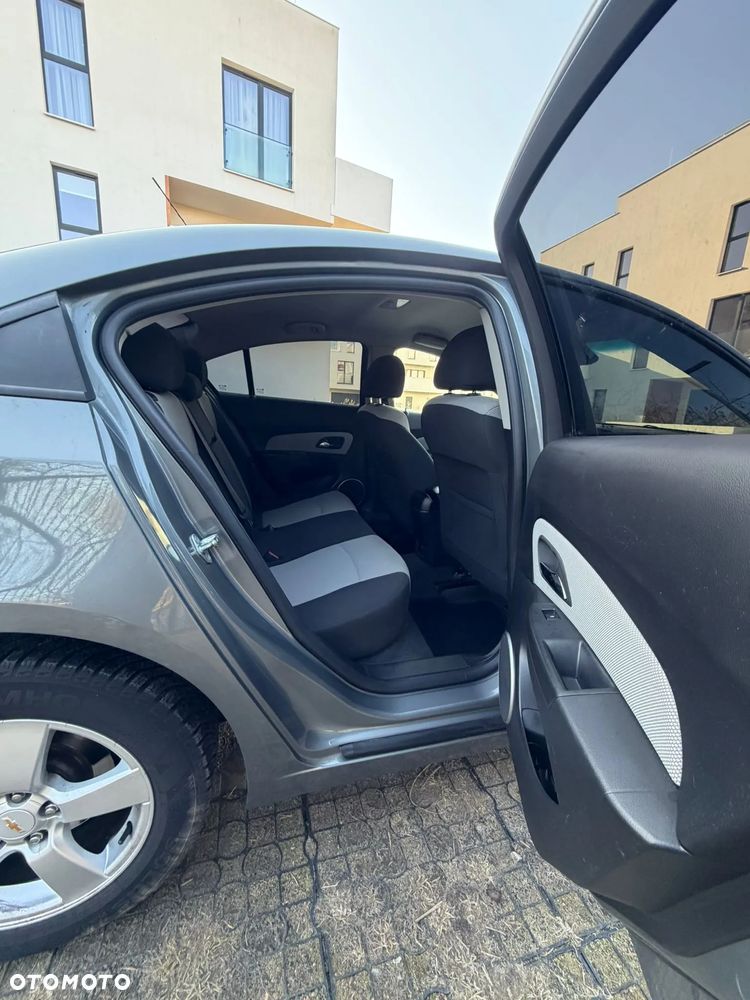 Chevrolet Cruze 1.6 LT+ - 22