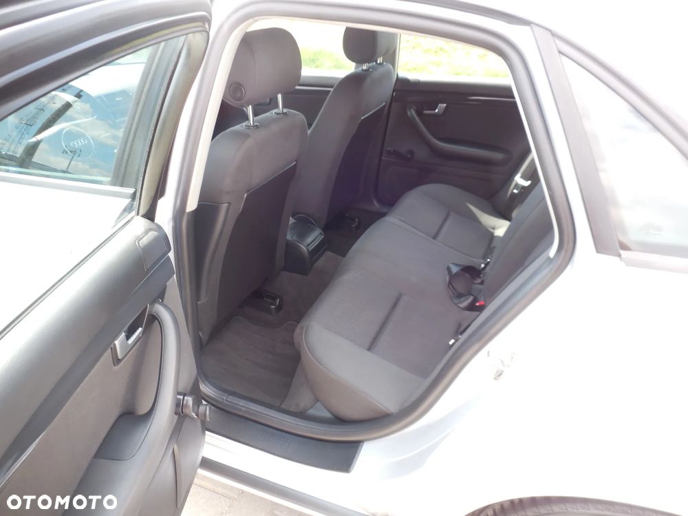 Audi A4 Limousine - 14