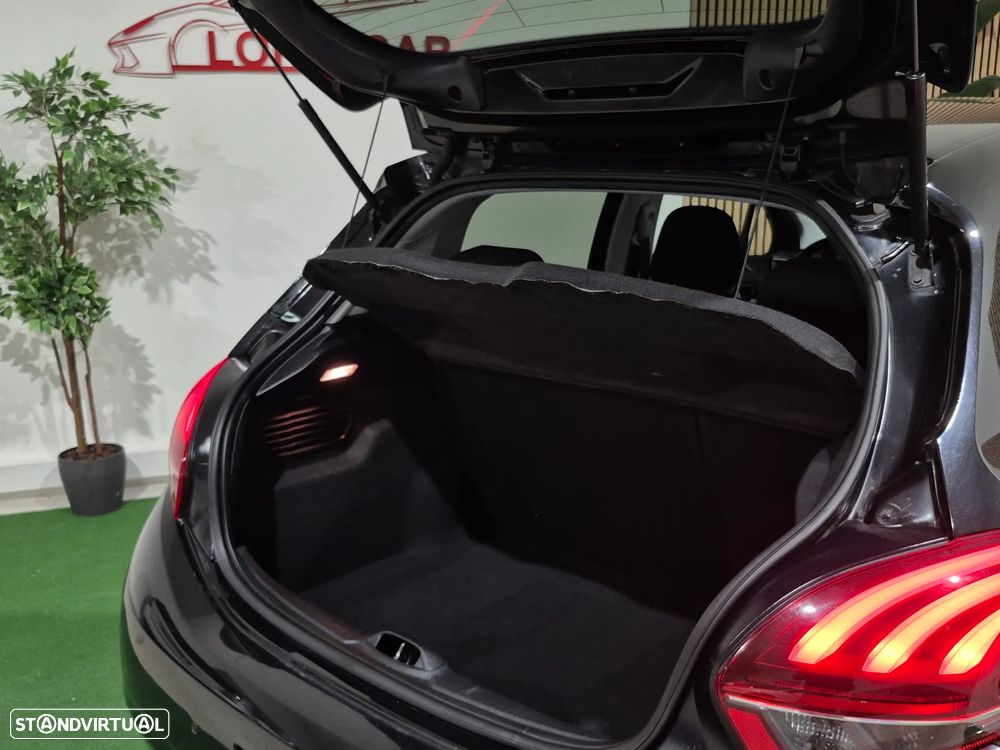 Peugeot 208 1.2 PureTech Style - 27