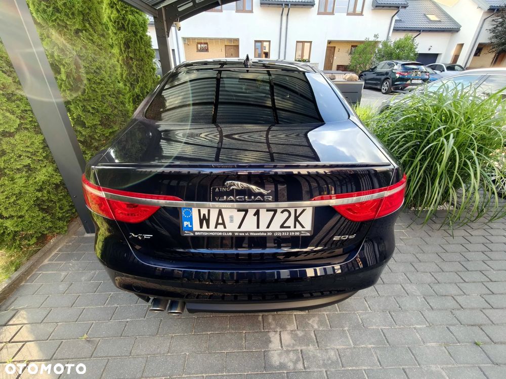 Jaguar XF 2.0 i4D R-Sport - 10