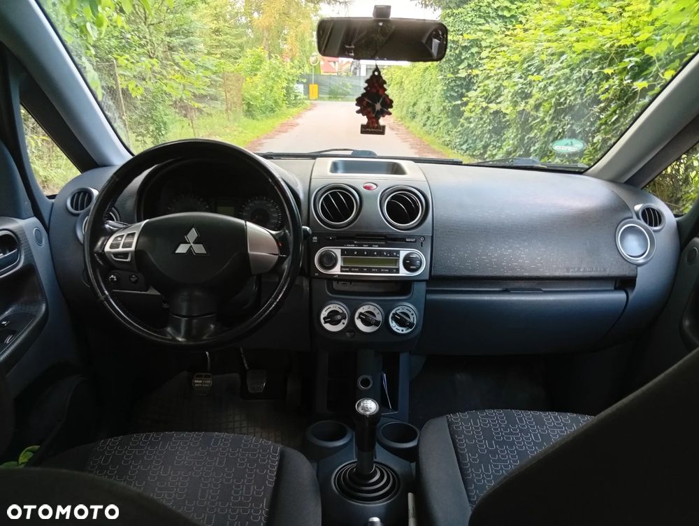 Mitsubishi Colt - 5