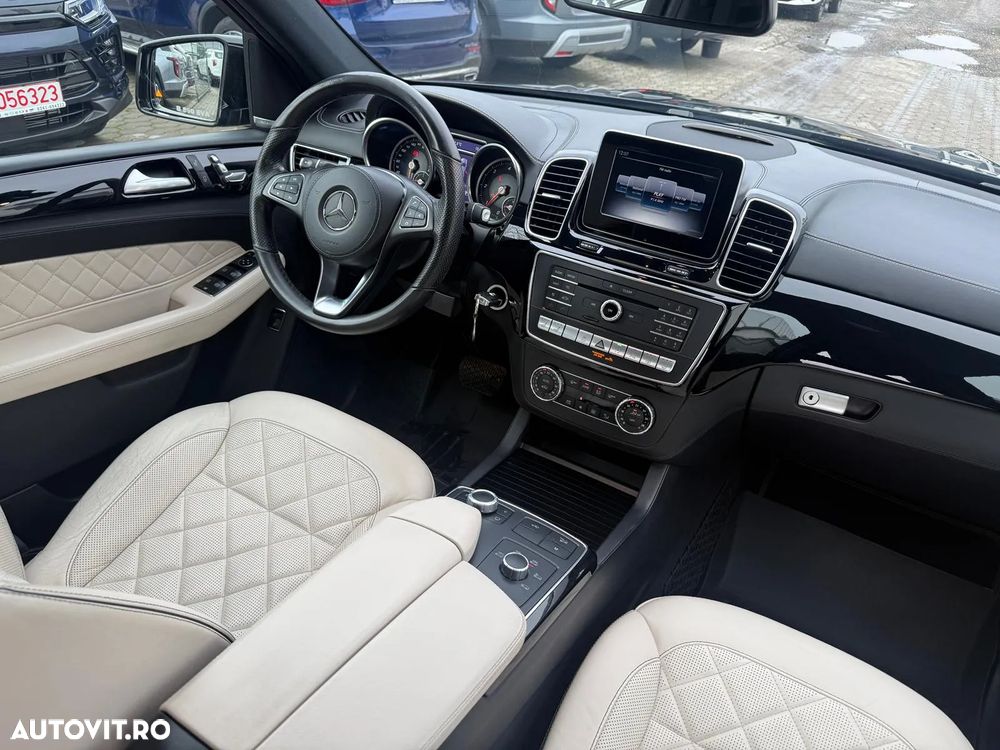 Mercedes-Benz GLS - 10