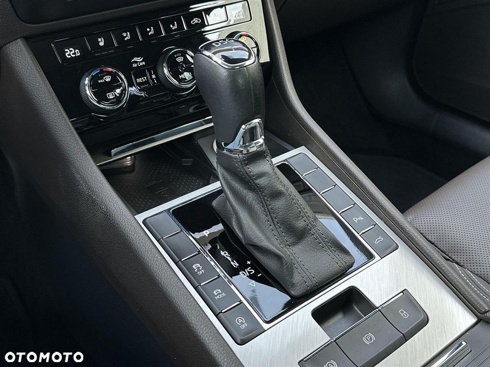 Skoda Superb 2.0 TSI L&K DSG - 19