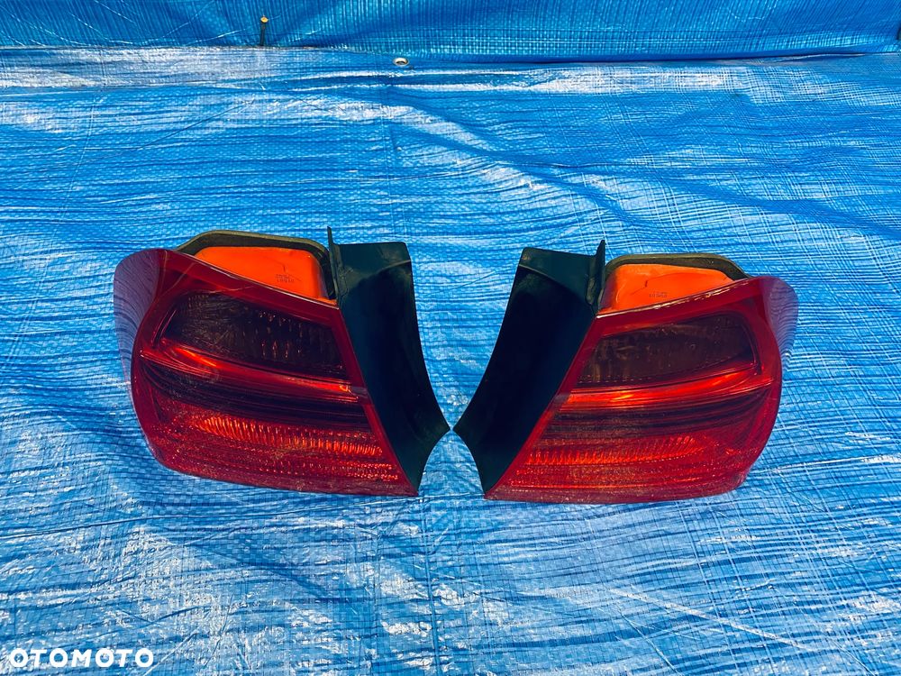 LAMPY LAMPA W BŁOTNIK LEWA PRAWA TYLNA LEWY PRAWY TYŁ BMW E90 SEDAN 07R ; 6937457 ; 6937458 EUROPA ORYGINAŁ - 2