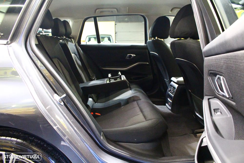 BMW 318 d Line Luxury Auto - 15