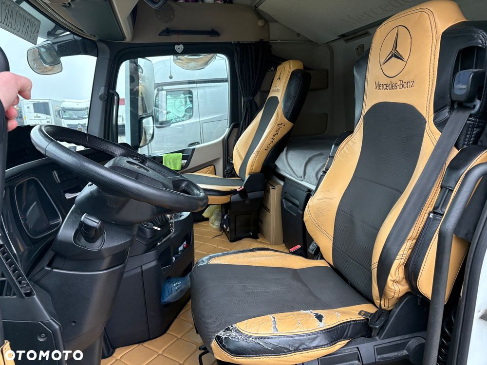 Mercedes-Benz Actros - 7