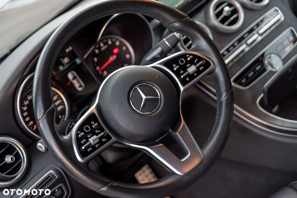 Mercedes-Benz Klasa C 300 9G-TRONIC - 16