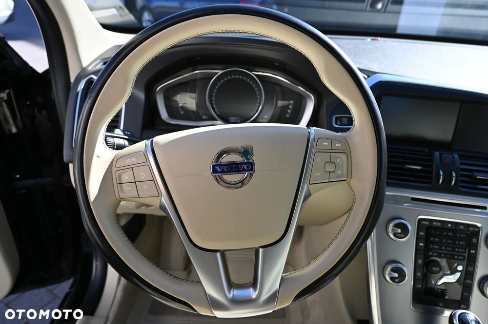 Volvo XC 60 D4 Momentum - 8