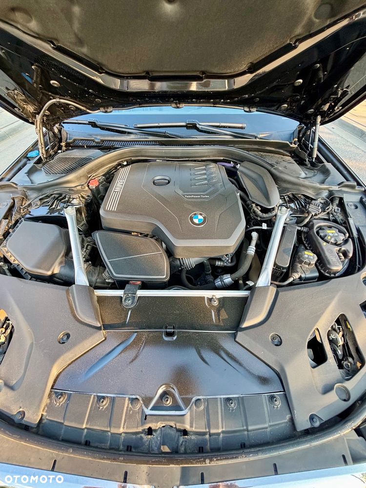 BMW Seria 5 520i Luxury Line - 11