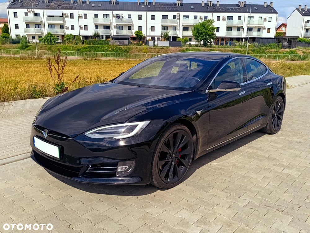 Tesla Model S - 11