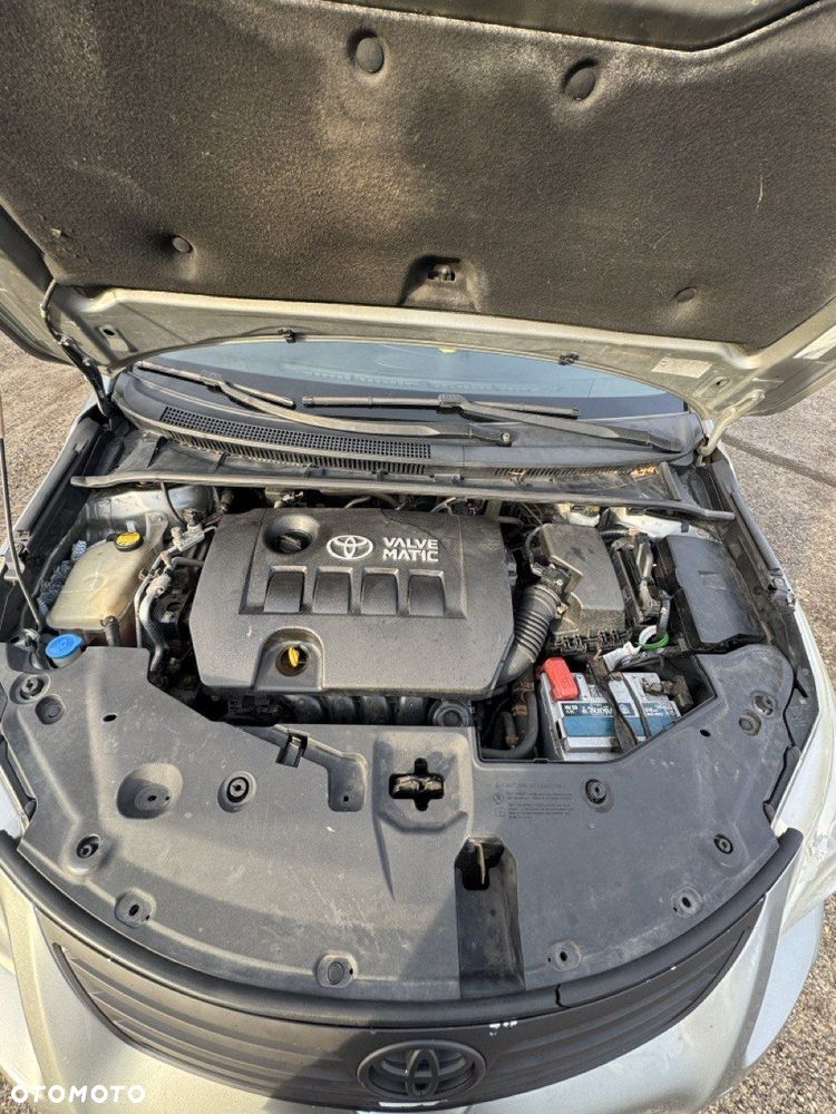 Toyota Avensis 2.0 Sol plus EU5 MS - 23