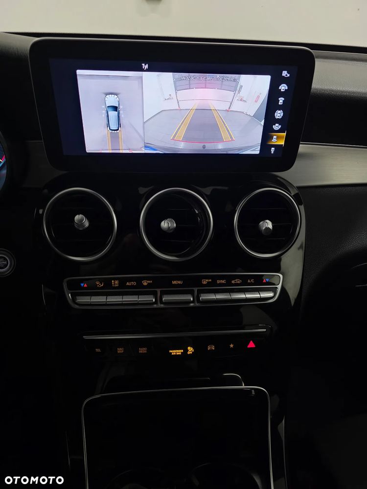 Mercedes-Benz GLC 200 d 4Matic 9G-TRONIC AMG Line Plus - 9