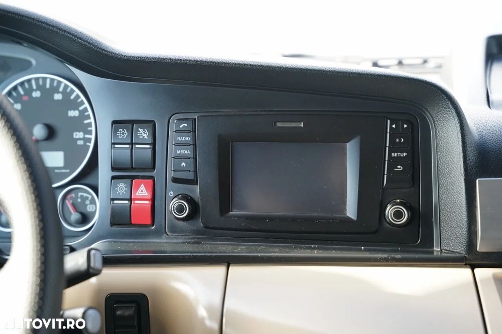 MAN TGS 41.460 / 8x6 / BASCULANTĂ CU DESCĂRCARE SPATE - 5,9 M / MANUALĂ / NAVIGAȚIE / - 31