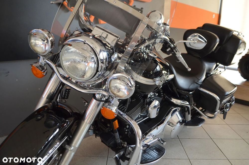 Harley-Davidson Touring Road King - 32