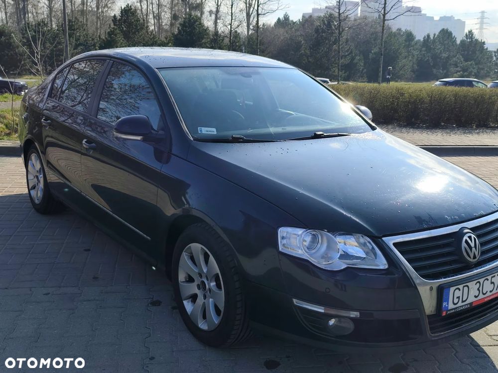 Volkswagen Passat 2.0 TDI DPF Sportline - 13