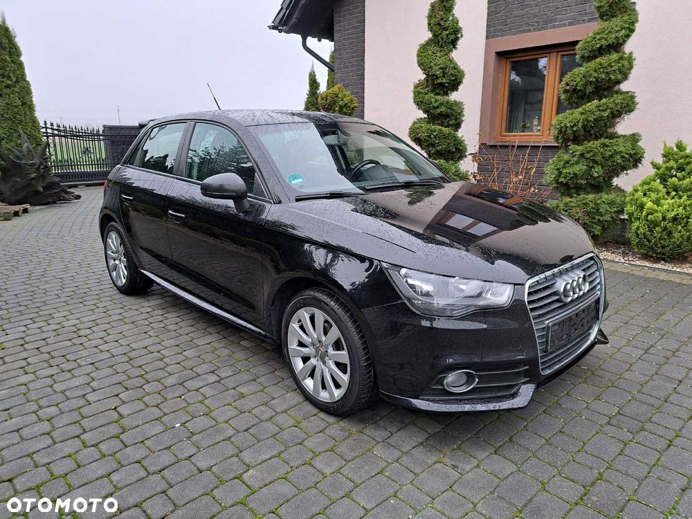 Audi A1 Sportback 1.2 TFSI S line Sportpaket - 2