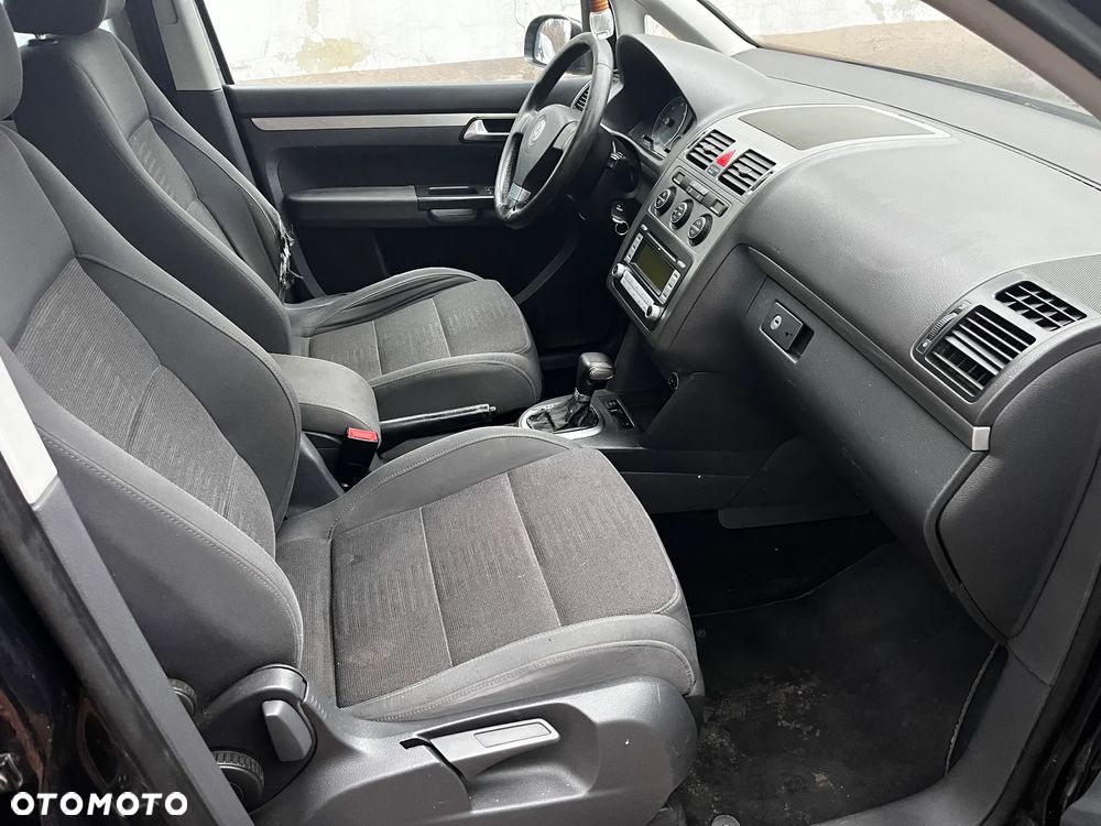 Volkswagen Touran 2.0 TDI Highline DSG - 6