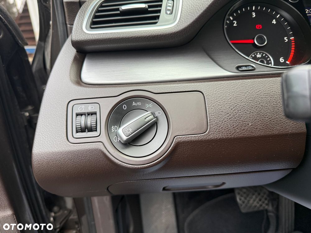 Volkswagen Passat 2.0 TDI Comfortline DSG - 26