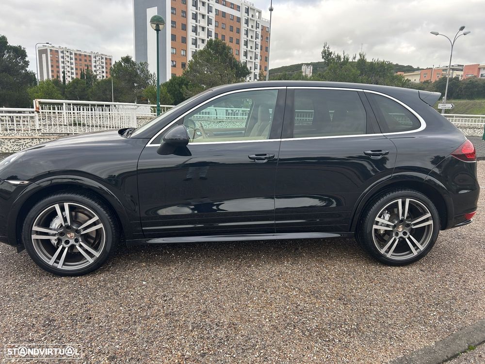 Porsche Cayenne S - 2