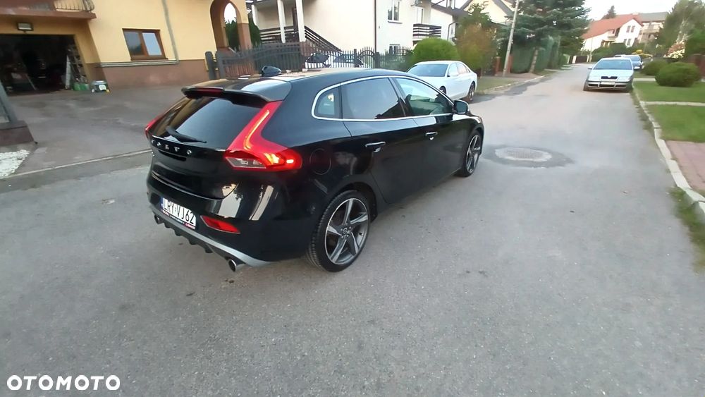 Volvo V40 D2 R-Design - 4