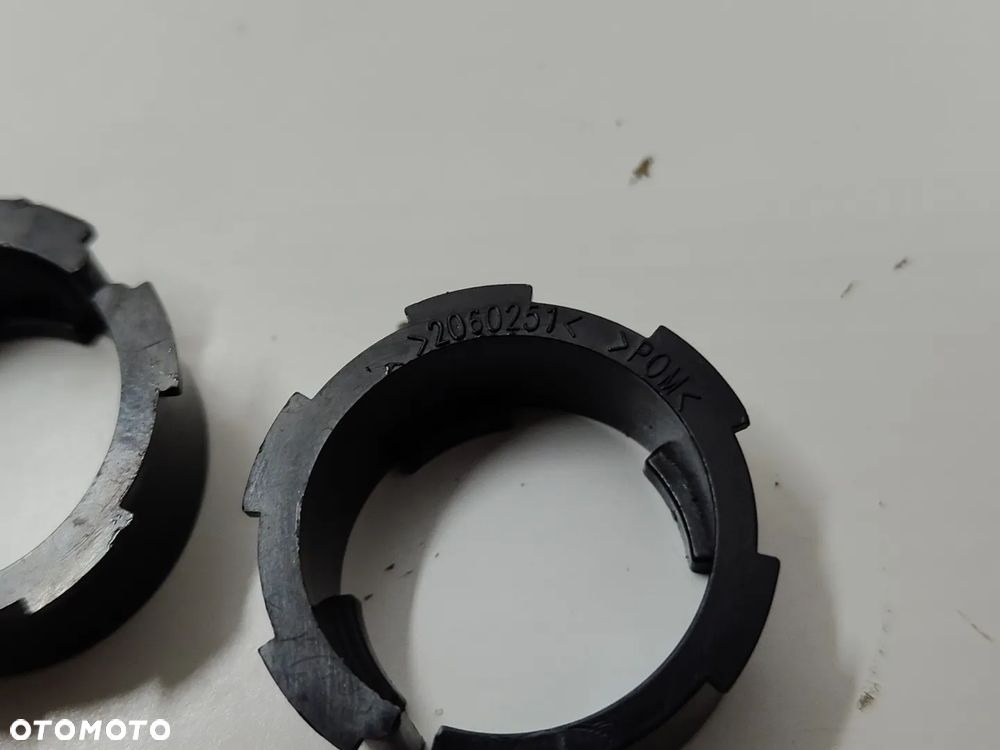 Mocowania Lusterka Triumph  Para - 2