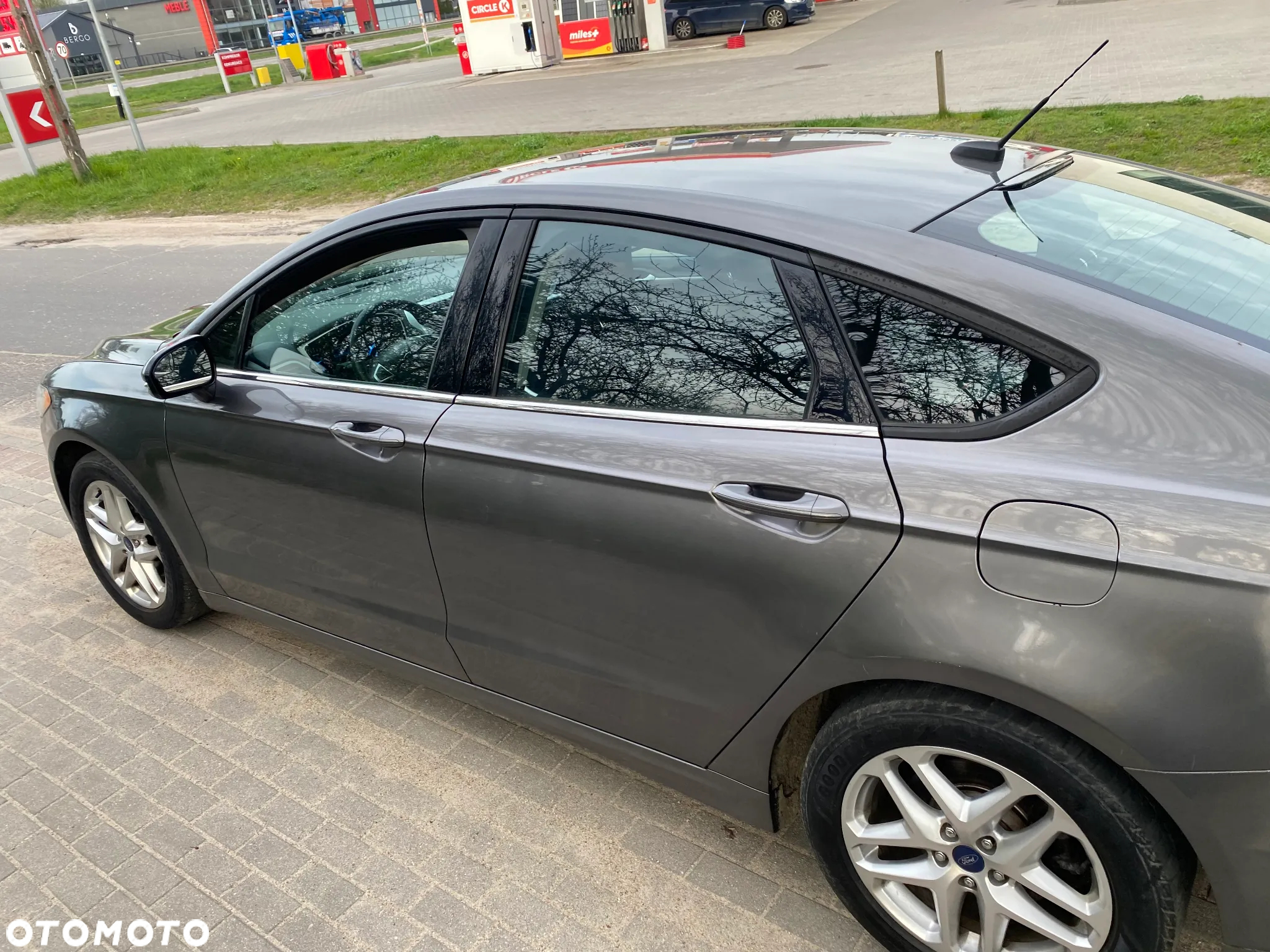 Ford Fusion - 14