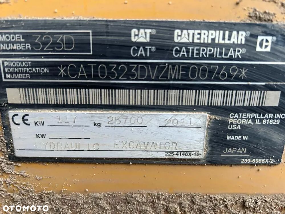 Caterpillar CAT 323D - 9