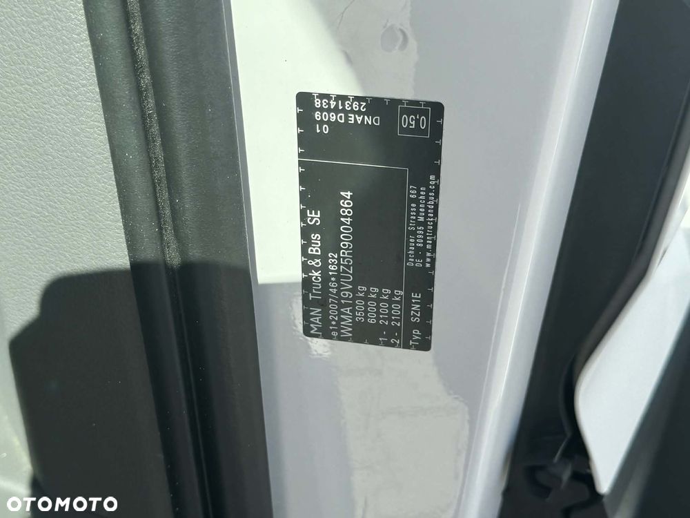 MAN 4X4 / TGE 3.140 DOKA 7-osobowa - 16