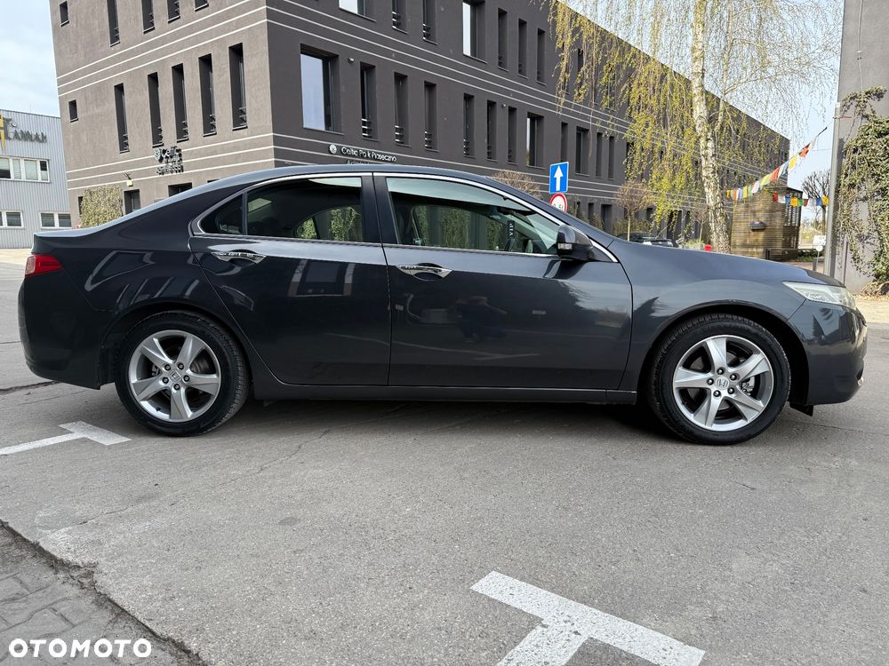 Honda Accord 2.0 Elegance 50 Jahre Edition - 11