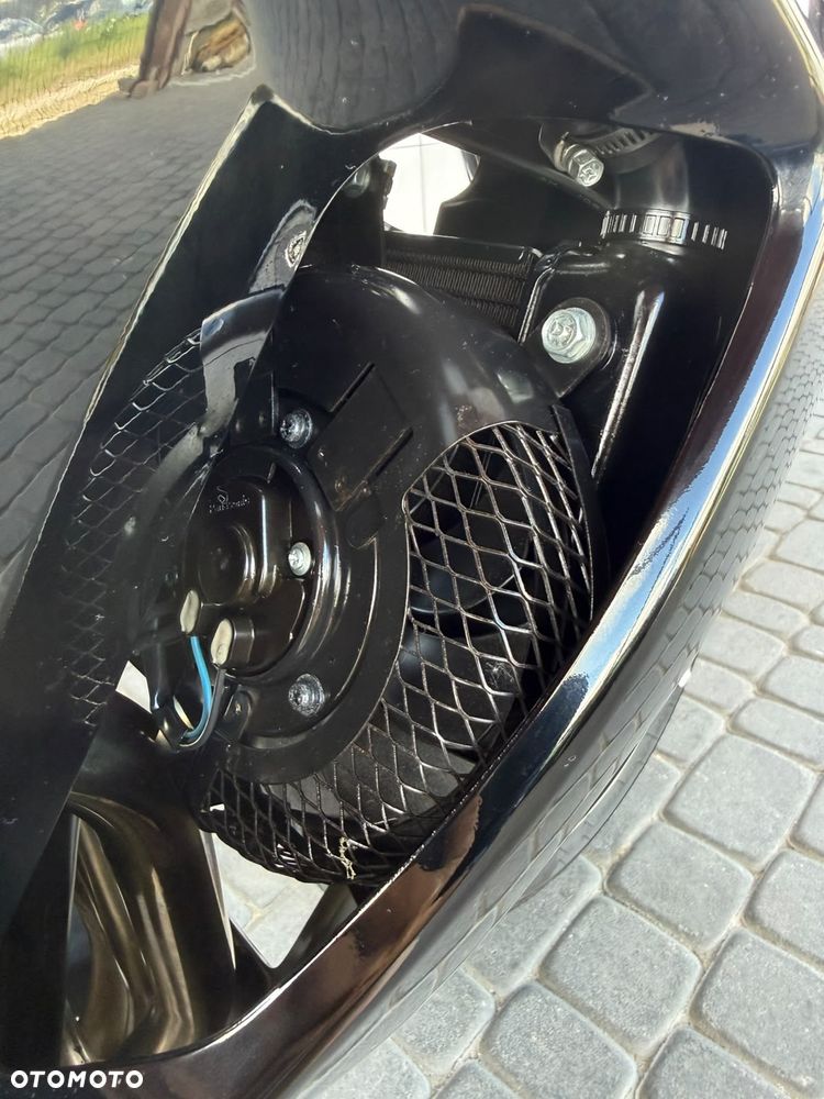 Suzuki GSX - 15