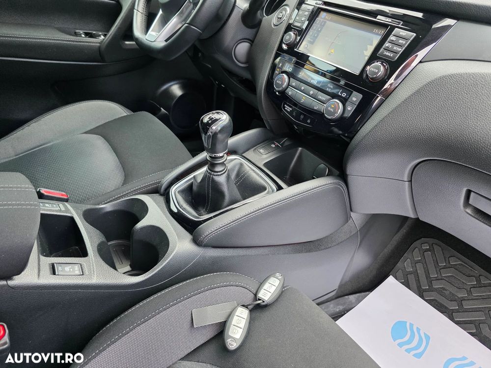 Nissan Qashqai 1.6 DCI Start/Stop Tekna - 17