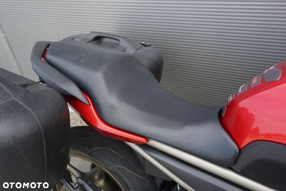 Yamaha XJ - 6