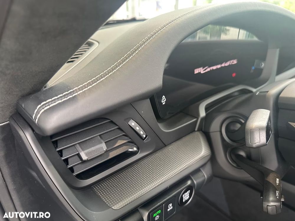 Porsche 911 Carrera 4 GTS PDK - 16