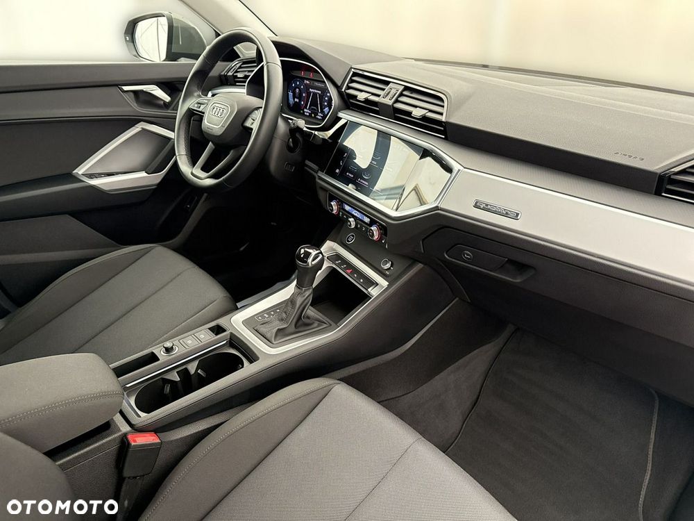 Audi Q3 - 22