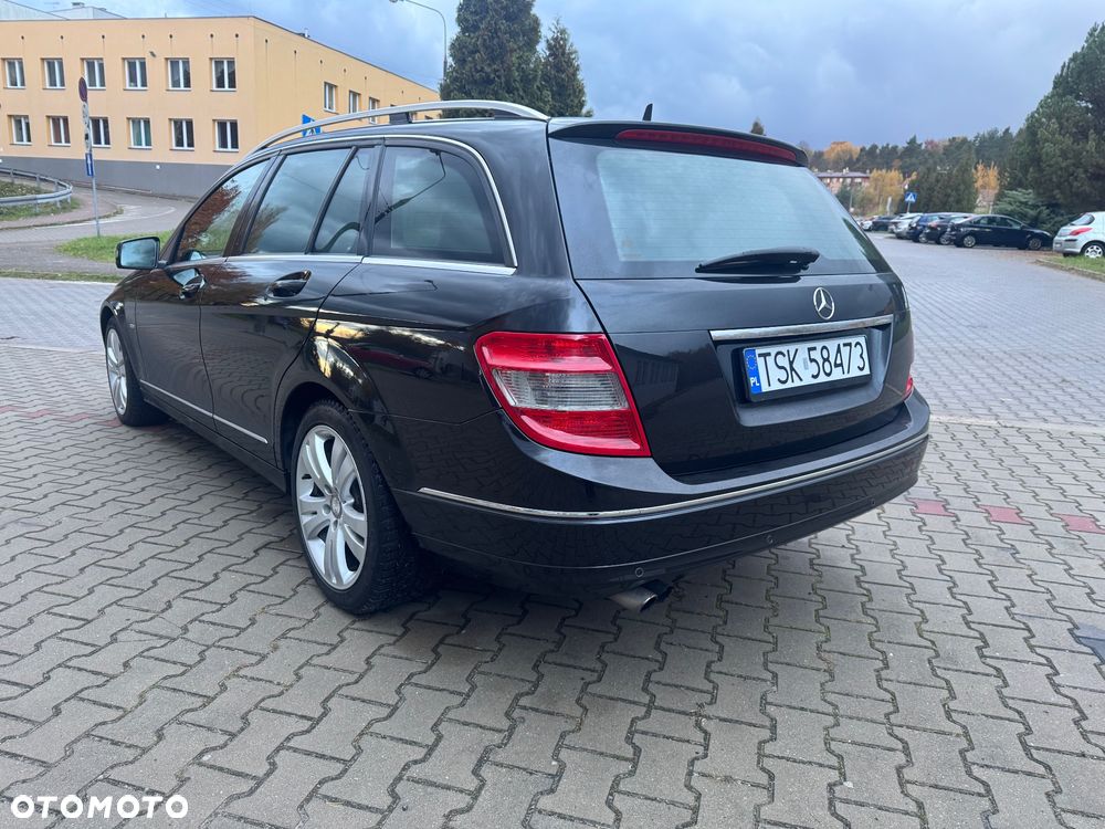 Mercedes-Benz Klasa C 180 T CGI BlueEFFICIENCY Avantgarde - 4