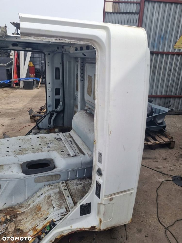 KABINA ĆWIARTKA POSZYCIE KABINY LEWE KRÓTKA KABINA DAF 65 75 85 CF - 2