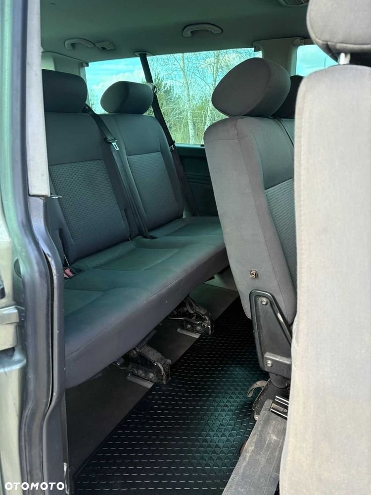 Volkswagen Caravelle - 6