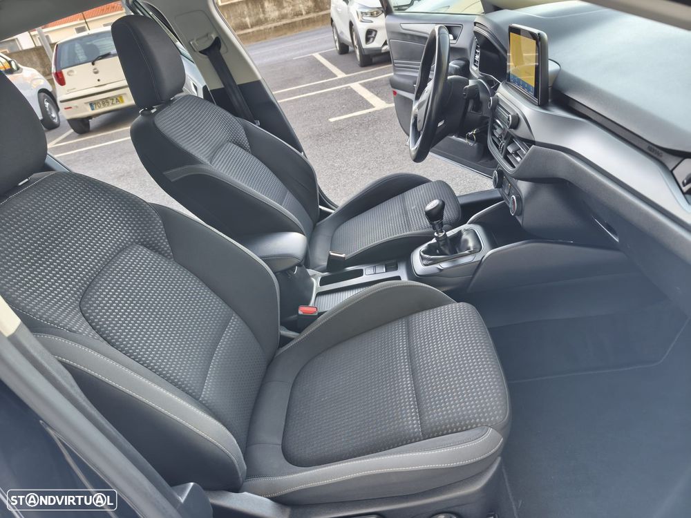 Ford Focus SW - 6