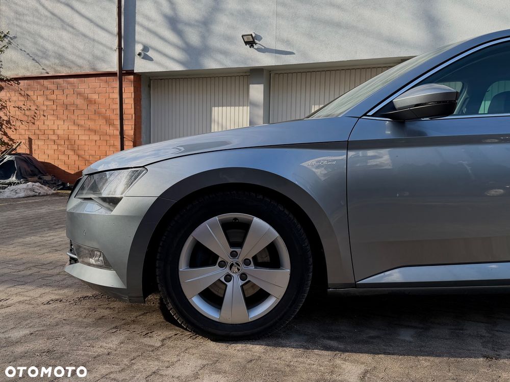 Skoda Superb 2.0 TDI L&K DSG - 5