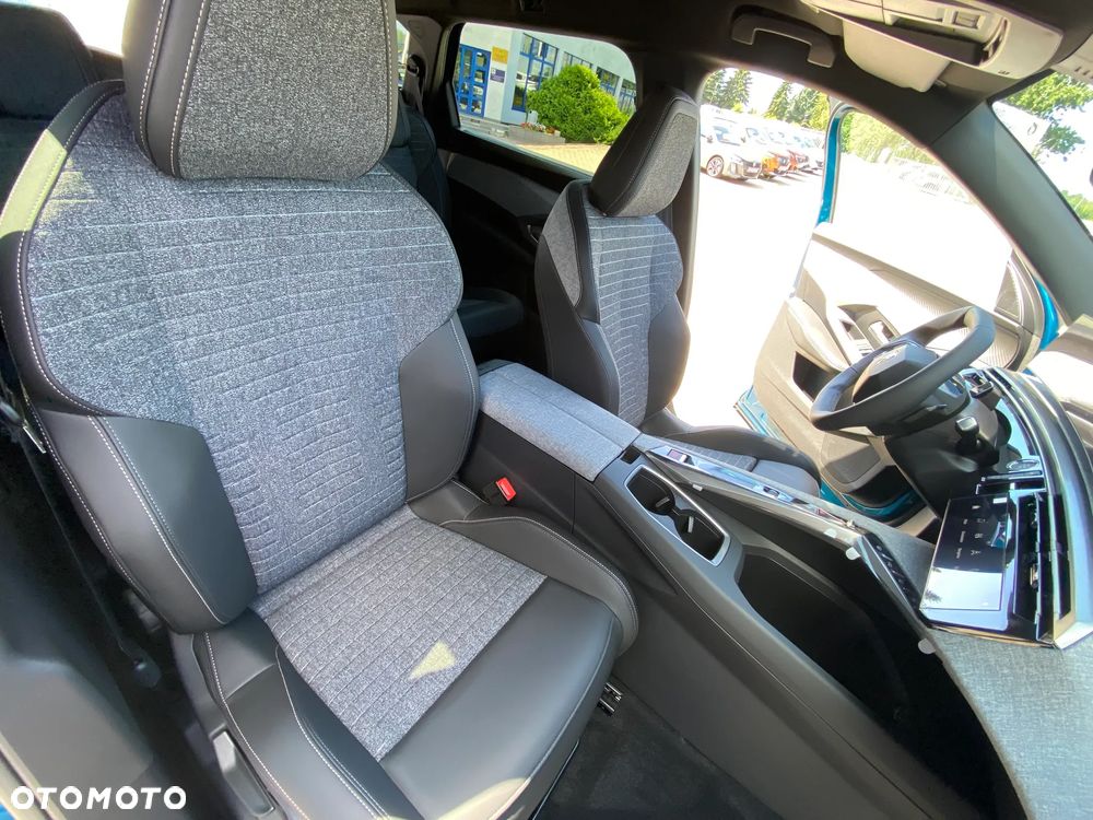 Peugeot 5008 1.2 PureTech mHEV Allure S&S e-DCS6 - 17