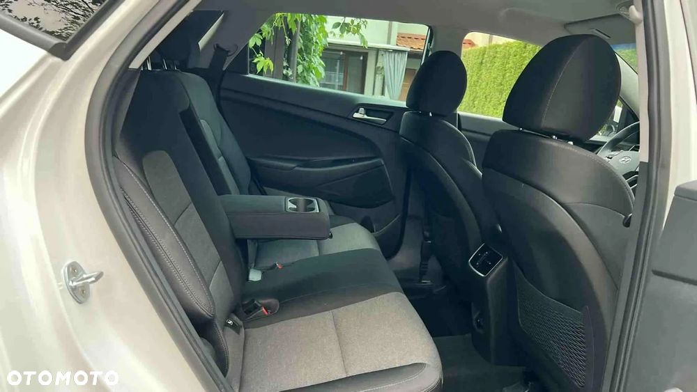 Hyundai Tucson 1.6 GDI BlueDrive Comfort 2WD - 25