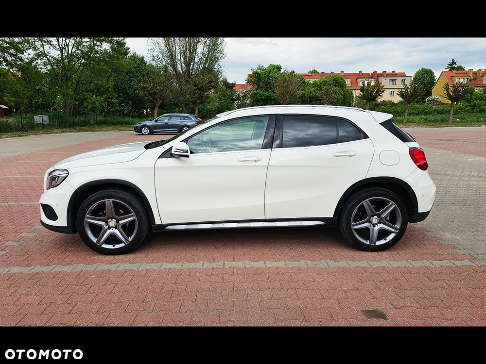 Mercedes-Benz GLA - 8
