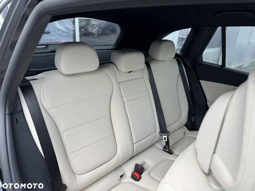 Mercedes-Benz GLC 300 e 4-Matic Avantgarde - 13