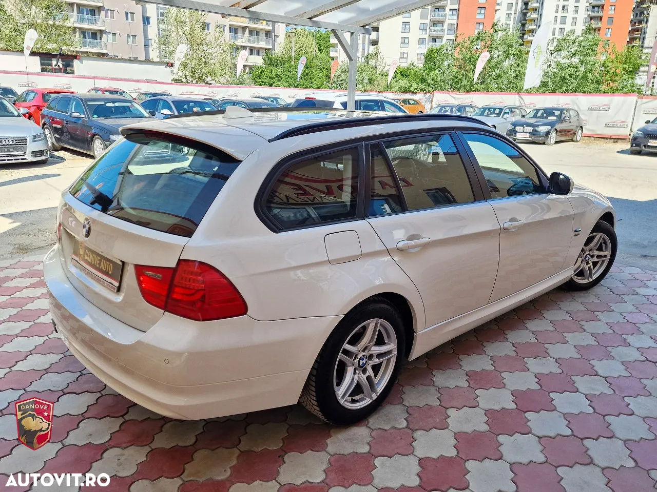 BMW Seria 3 320d Touring xDrive Aut. - 13
