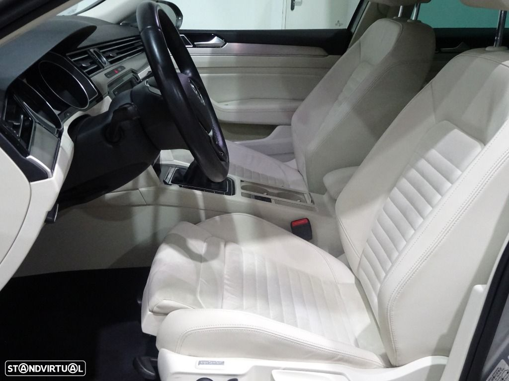 VW Passat Variant 2.0 TDi Highline - 10