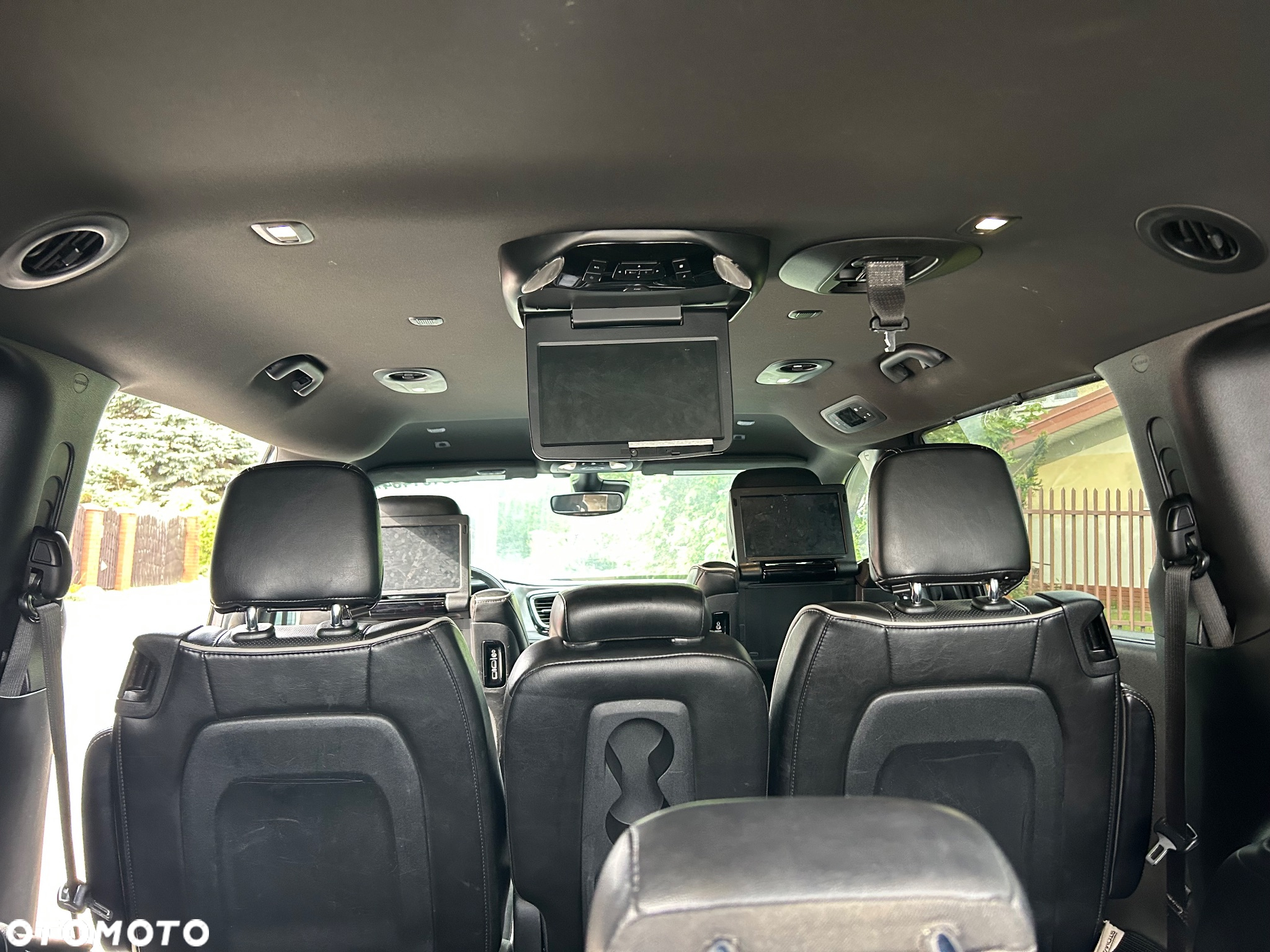 Chrysler Pacifica - 17