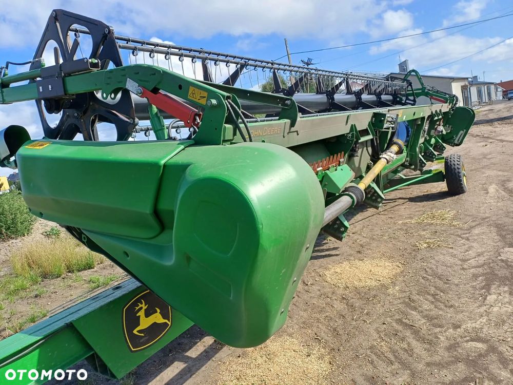 John Deere S790 - 13