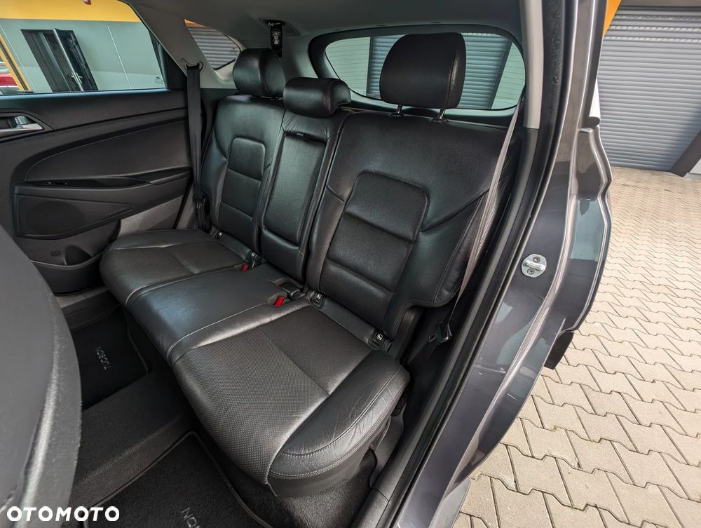 Hyundai Tucson 1.7 CRDI BlueDrive Style 2WD - 38