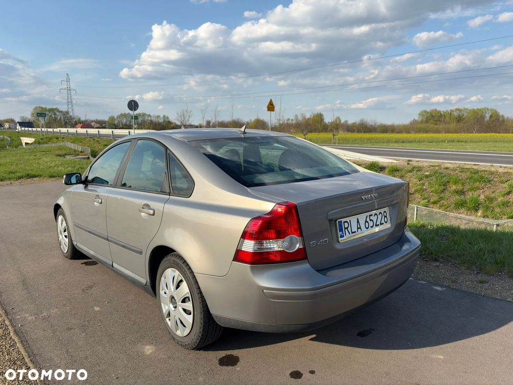 Volvo S40 2.4 - 13
