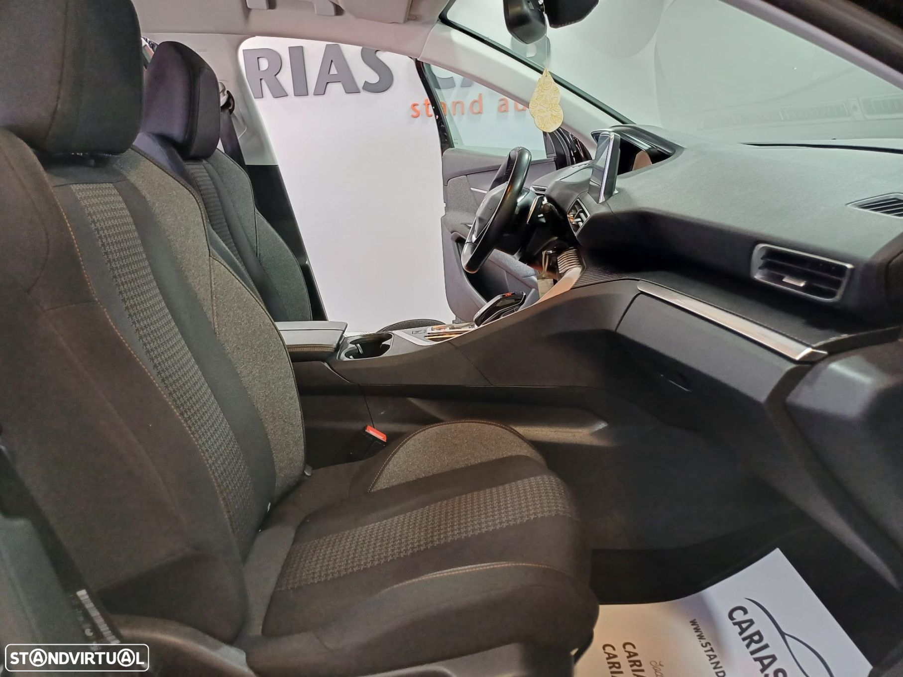 Peugeot 3008 1.5 BlueHDi Allure EAT8 - 11